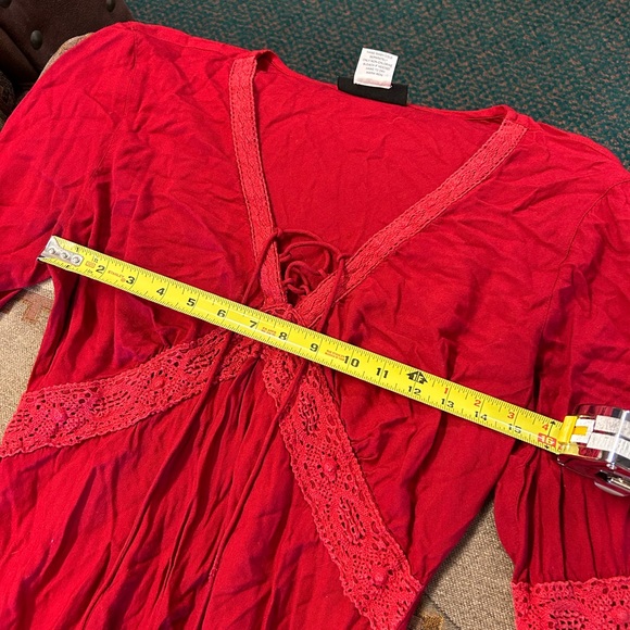 Red Dress 🔺 - Picture 4 of 6